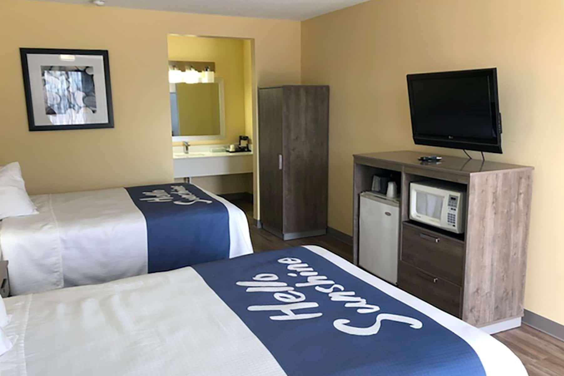 Days Inn By Wyndham Cape Carteret Near Emerald Isle Екстериор снимка