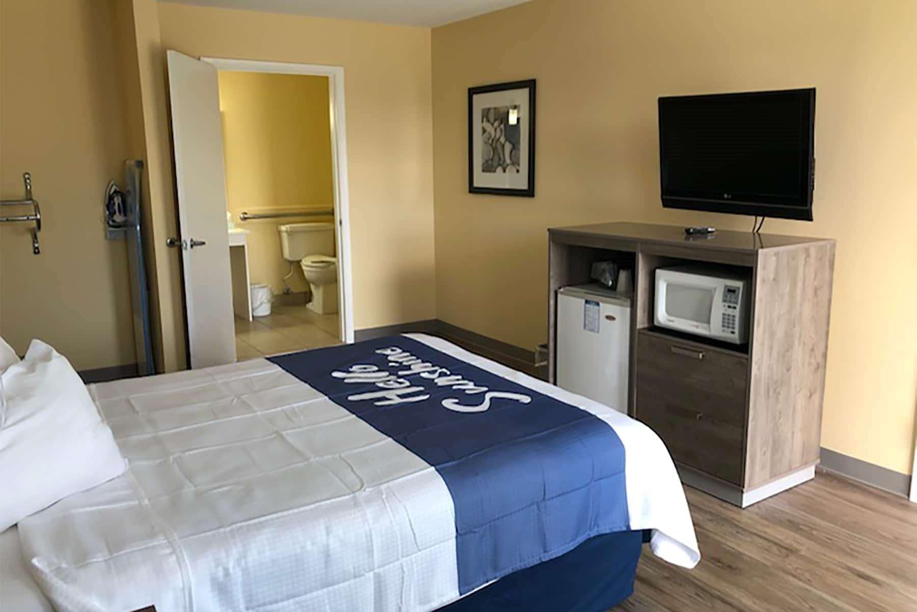 Days Inn By Wyndham Cape Carteret Near Emerald Isle Екстериор снимка