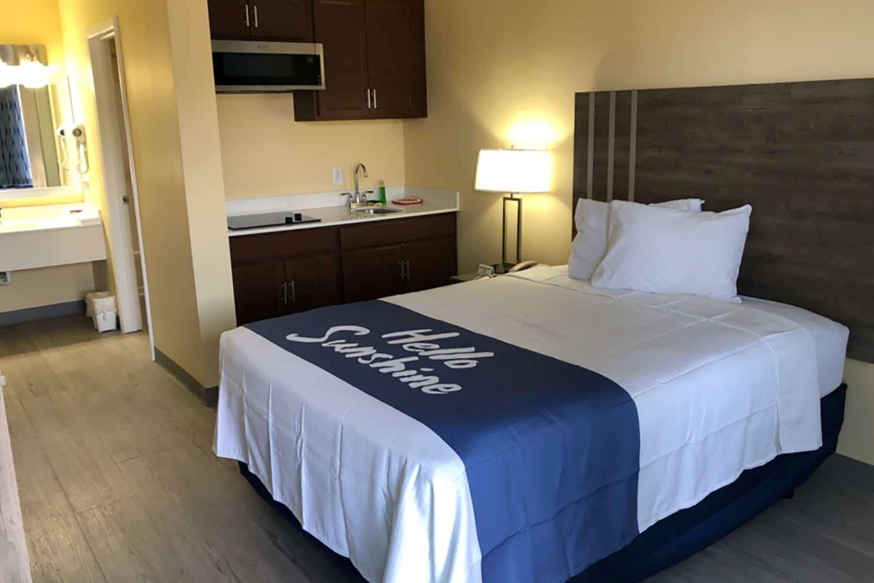 Days Inn By Wyndham Cape Carteret Near Emerald Isle Екстериор снимка
