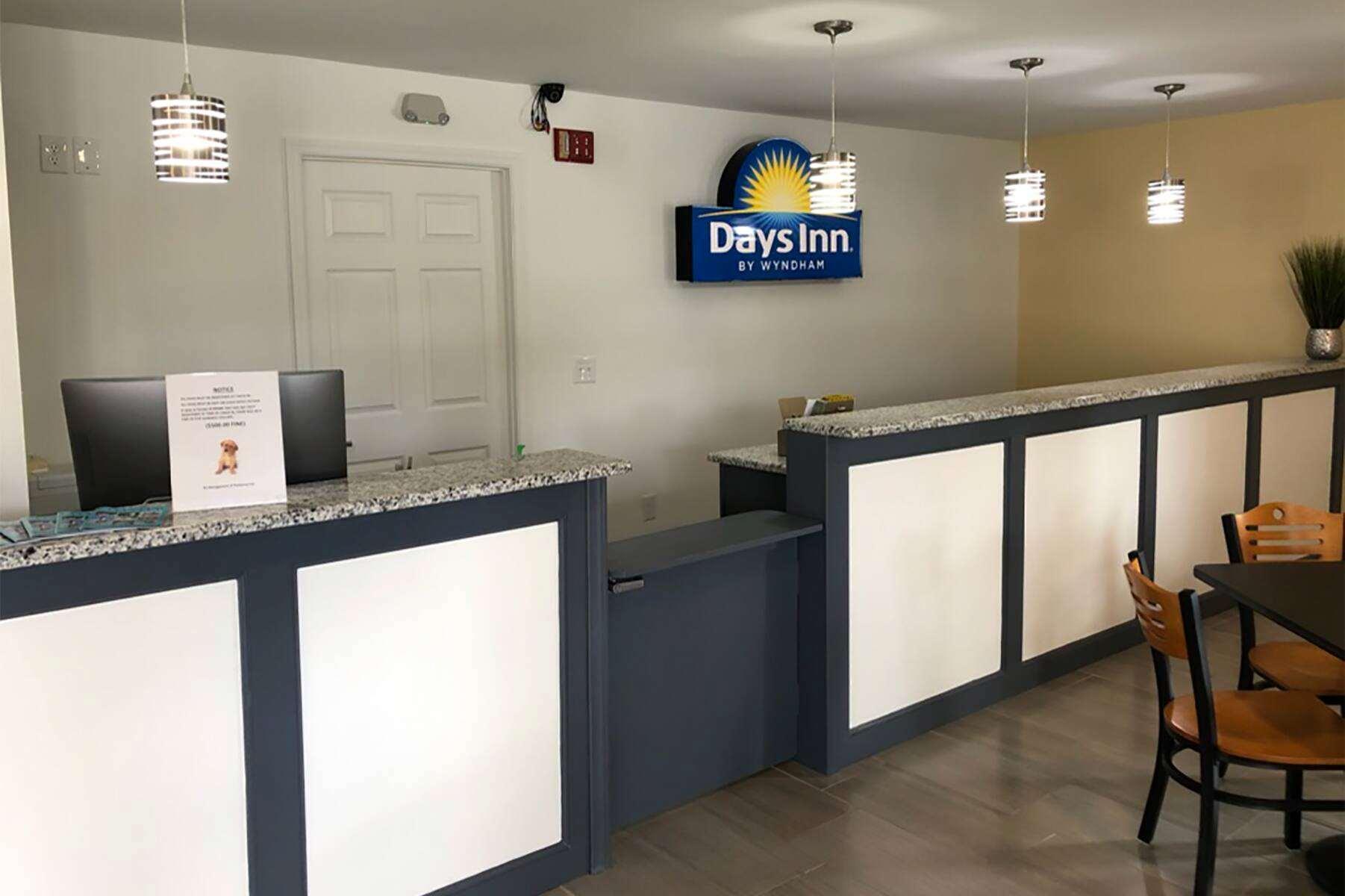 Days Inn By Wyndham Cape Carteret Near Emerald Isle Екстериор снимка